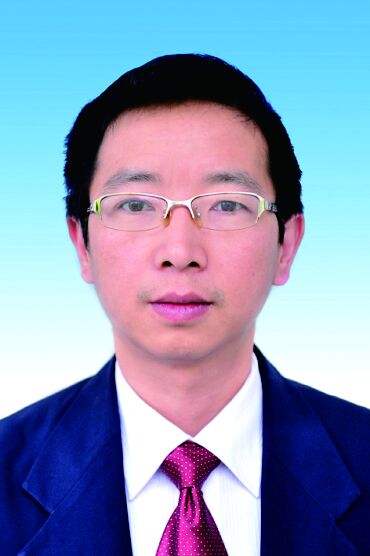 许显坤 学校党委委员、副校长